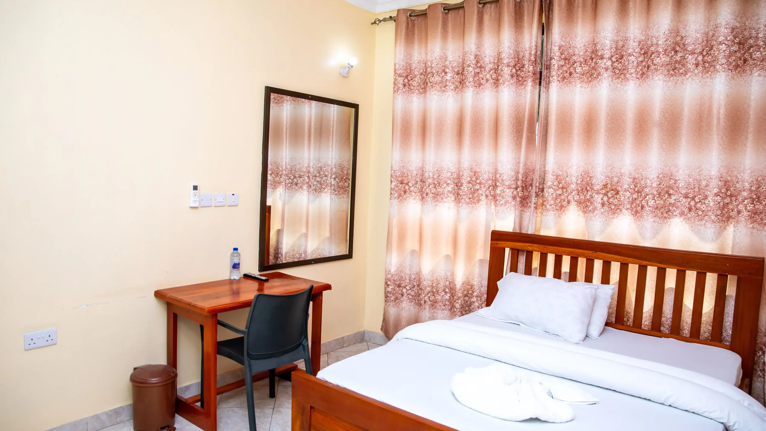 Economy Room